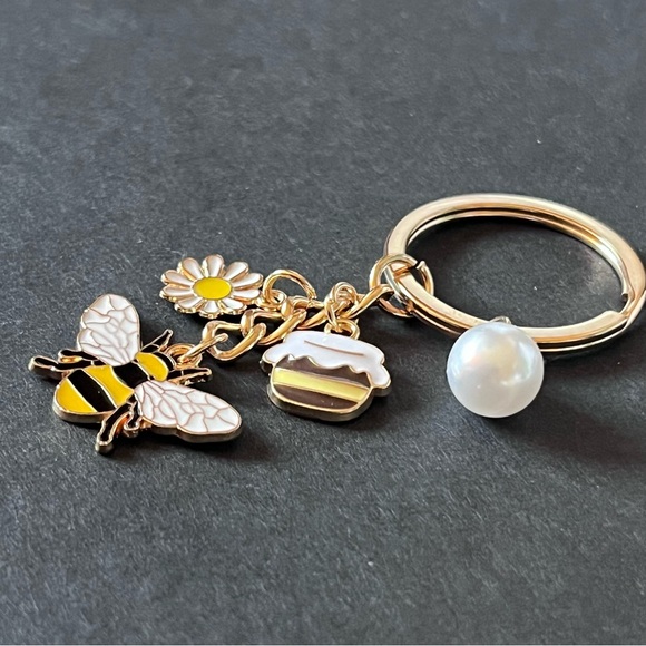 Bee and Honeypot Keychain Bag Charm - Picture 5 of 7